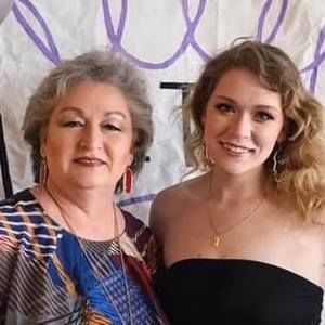 Meet your Posher, Caroline